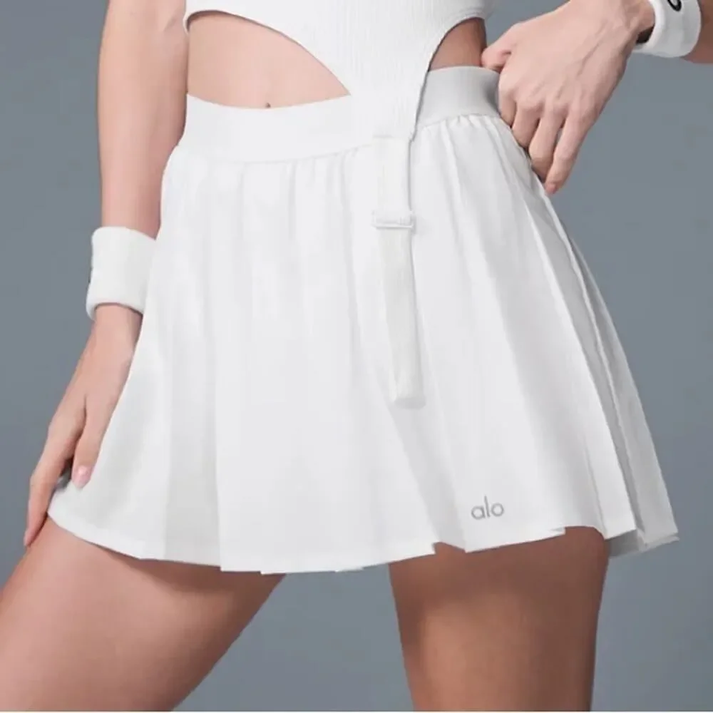 alo yoga varsity tennis skirt white Large